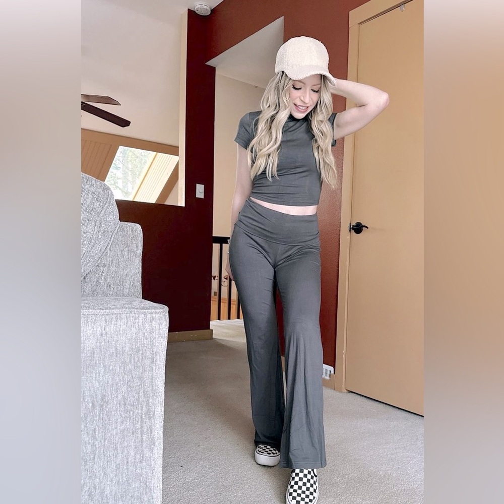 NIB yoga pant set